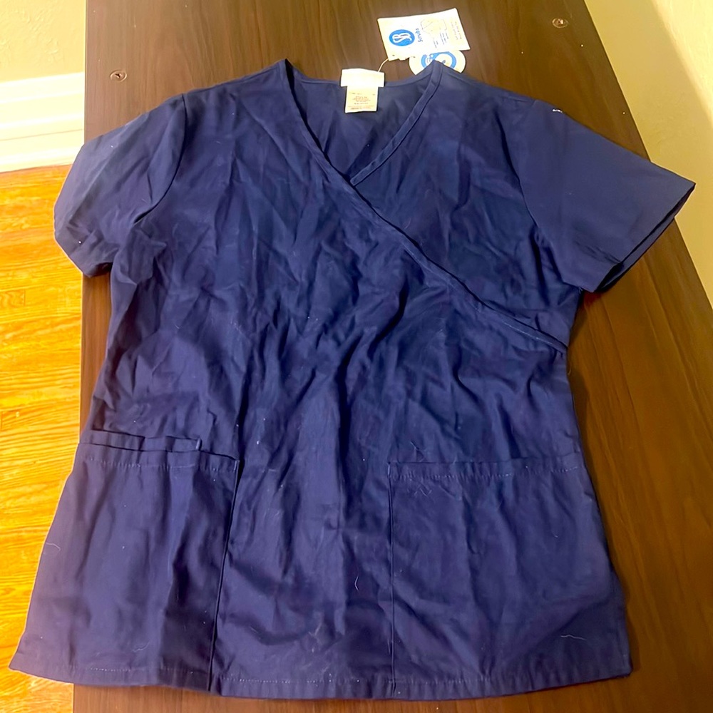NWT Simply Basic scrub top XS